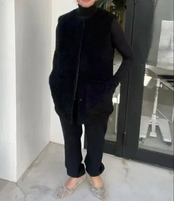 JULY NINE 블랙 퍼 베스트