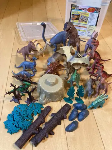 공룡 피규어와 자연환경 세트
