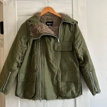 주카 모즈 코트