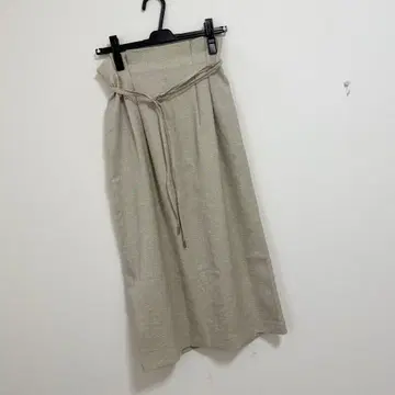 어반리서치 로쏘 디자인 벨트 허리 턱 타이트 스커트