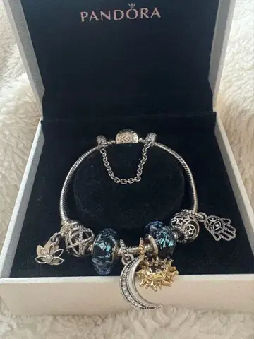 Pandora 참 포함 팔찌