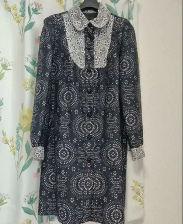 ANNA SUI 다크 네이비 전체 자수 스프링 코트 네이비 안나수이