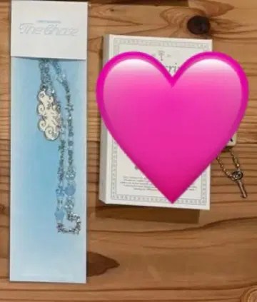 Hearts2Hearts 스트랩