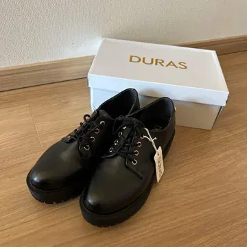 DURAS 블랙 레이스업 로퍼 통굽