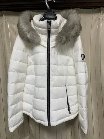 DKNY 화이트 퍼 포함 다운 자켓 L