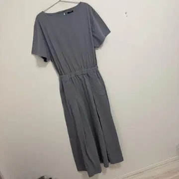 아이템즈 어반 리서치 허리 개더 원피스