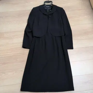 상복 LILYBURN 블랙 자켓 포함 원피스 사이즈 7