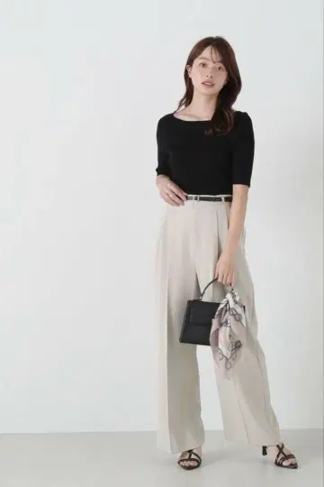 프로포션 바디 드레싱 벨트 포함 턱 와이드 팬츠