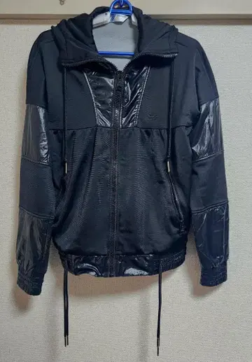 adidas 블랙 절개 후드 부착 자켓 L