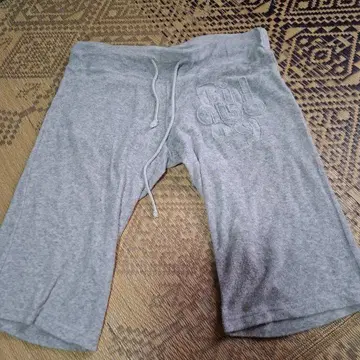 Billabong 그레이 자수 하프 팬츠