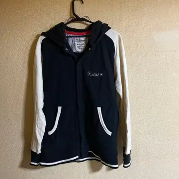 Roial 블랙 x 화이트 바시티 자켓 MEDIUM