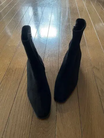 새상품 디홀릭 숏부츠 스웨이드 블랙 23