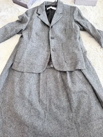 그레이 스커트 셋업