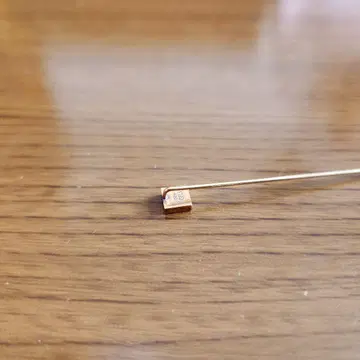 K14YG 핑 브로치 햇 핑 각인 있음 하자품