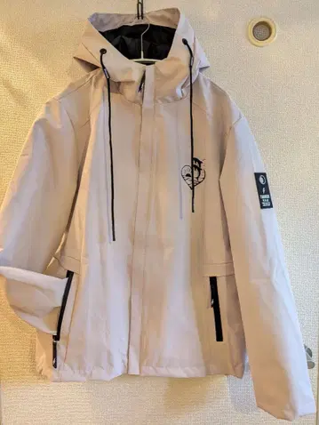 미사용 새상품 윈드 브레이커 후드티 돌핀 프린트 L 사이즈