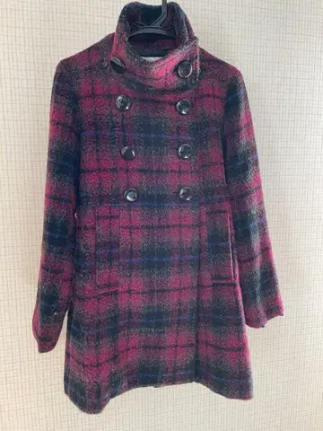 핑크와 블랙 체크 무늬 롱 코트