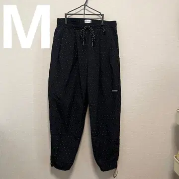 ALOUND 도트 무늬 이지 팬츠 블랙