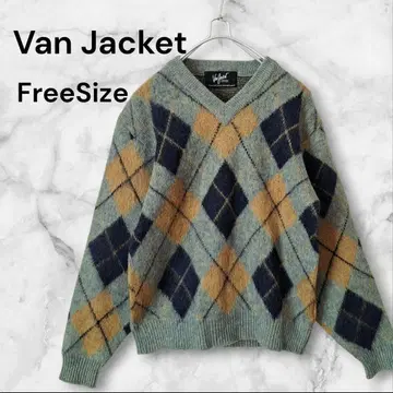 Van Jacket  아가일 무늬 울 니트 스웨터