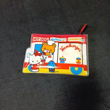 쇼와 레트로 산리오 헬로키티 티슈와 손수건이 들어있는 파우치