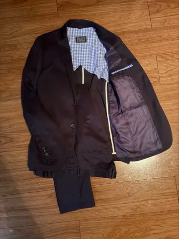 투모로우랜드 수트 셋업