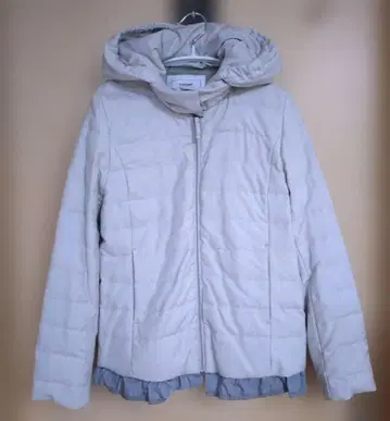 [ 미사용 ] PLST 밑단 프릴 다운 자켓