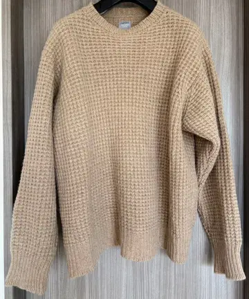 DELUXE 디럭스 베이지 니트 스웨터