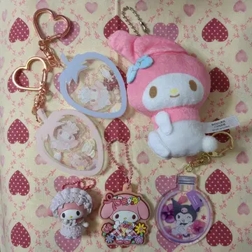 마이멜로디 쿠로미 굿즈 모음 산리오 공식 딸기신문 가챠 익명 배송