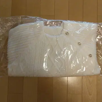 페루 화이트 케이블 니트 스웨터 긴팔