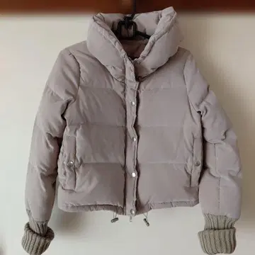 얇은 그레이 다운 자켓