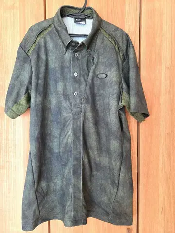 Oakley 카모플라쥬 그린 버튼 셔츠