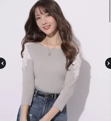 택 포함 새상품 아푸와이저 리셰 플라워 자수 니트 그레이지 M