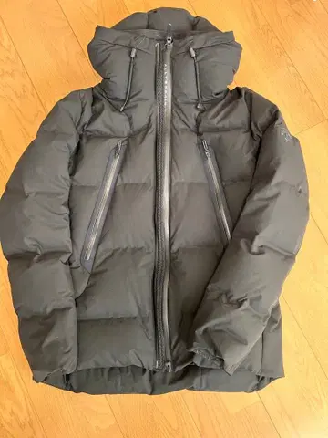 데상트 올테라인 마운테니아 미즈사와 다운 블랙 L 사이즈