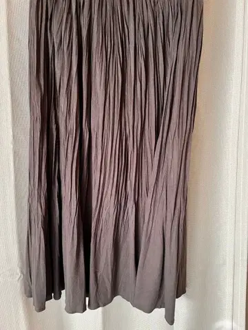 차콜 그레이 플리츠 스커트 허리밴딩