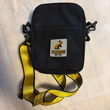 FR2 x XLARGE 숄더백 블랙