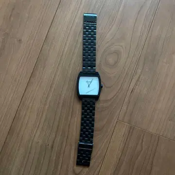 하자품 NIXON THE TIME TRACKER 손목시계 블랙