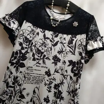 라이트 베이지 바탕에 시크한 꽃무늬 롱 원피스 사이즈 42