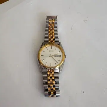 SEIKO QUARTZ 손목시계 7N43-8111