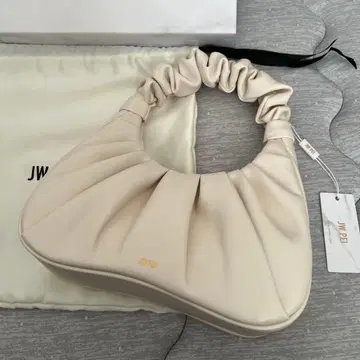 택 포함 새상품 JWPEI 갸비 핸드백
