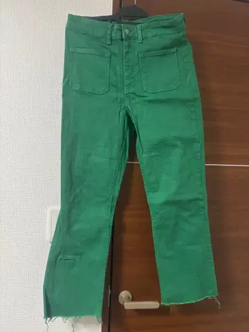 ZARA 그린 플레어컷 데님