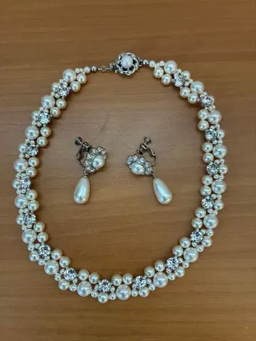 펄과 크리스탈의 목걸이와 귀찌 세트
