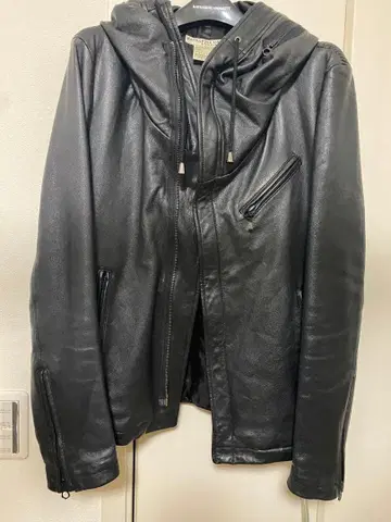 캐서린 햄넷 라이더 자켓 가죽 후드티 양가죽