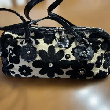 싱크비 꽃무늬 디자인 핸드백