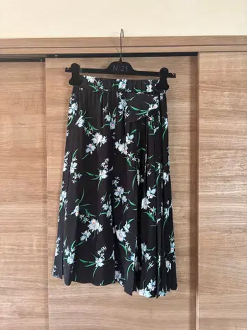 누메로벤투노 꽃무늬 미디 스커트