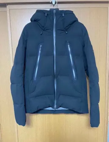 데상트 얼터레인 미즈사와 다운 블랙 L 사이즈