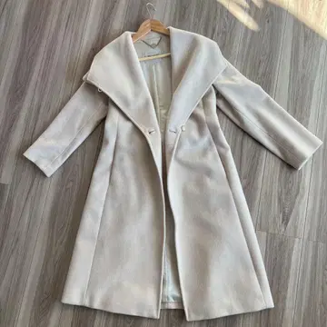 로페 ROPE 아이보리 코트