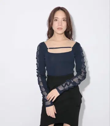 meltthelady 사이드 레이스업 니트탑