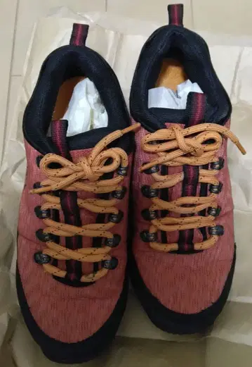 MERRELL 고어텍스 트레킹 슈즈