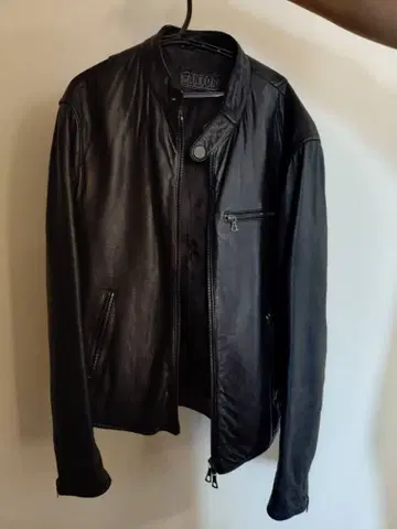 FAKTOR 블랙 가죽 자켓