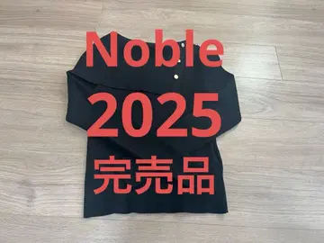 noble2025 완판템 숄더 버튼 타이트 리브 니트 블랙
