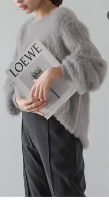 그레이 롱 샤기 니트 스웨터